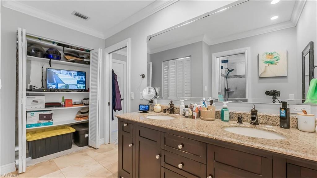 GOLDEN GATE CITY - Residential