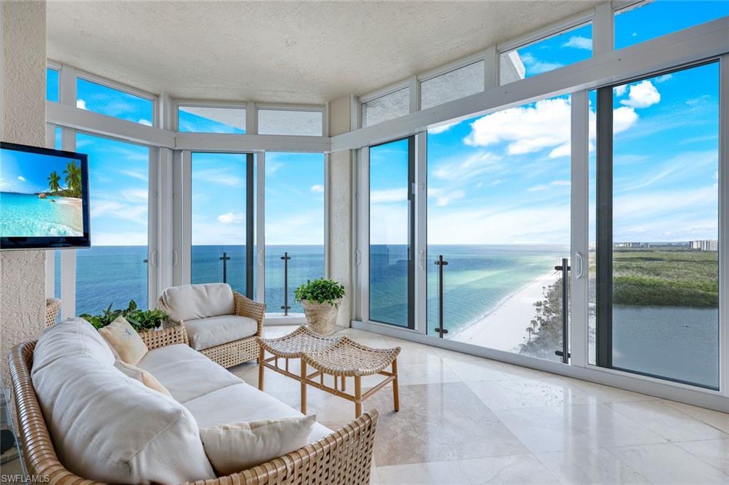 SEAPOINT AT NAPLES CAY - Residential