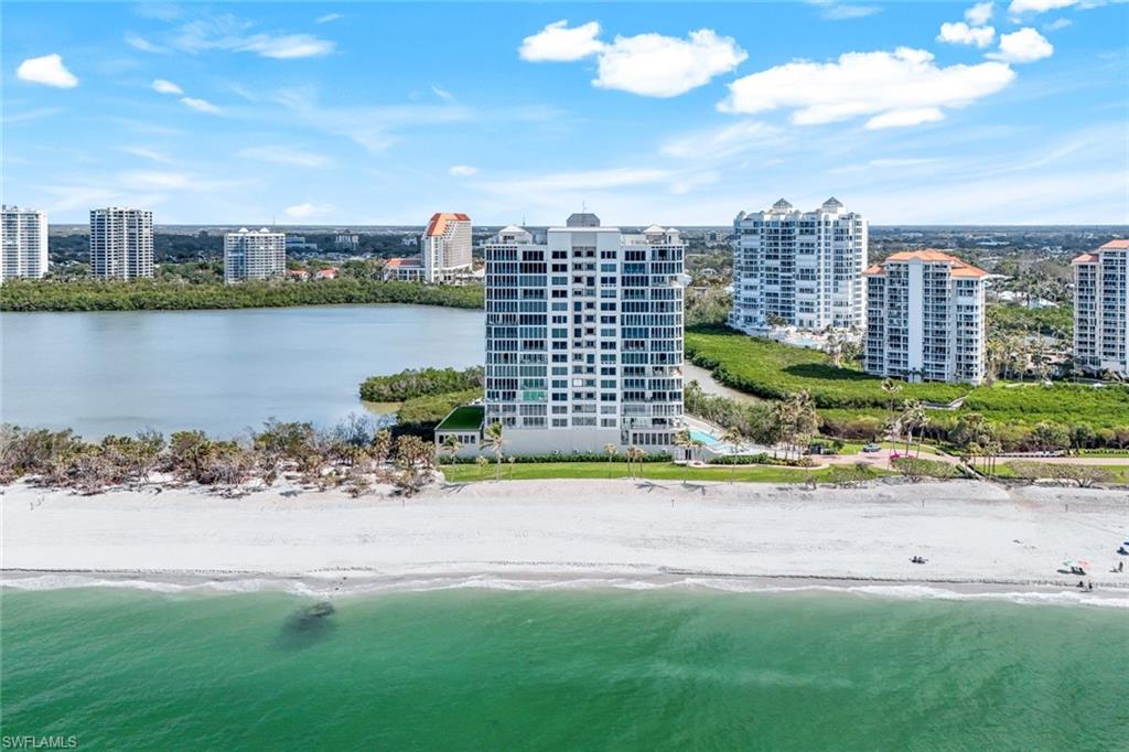 SEAPOINT AT NAPLES CAY - Residential