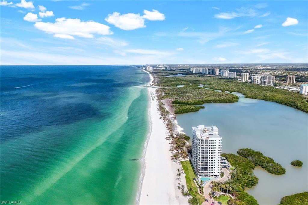 SEAPOINT AT NAPLES CAY - Residential