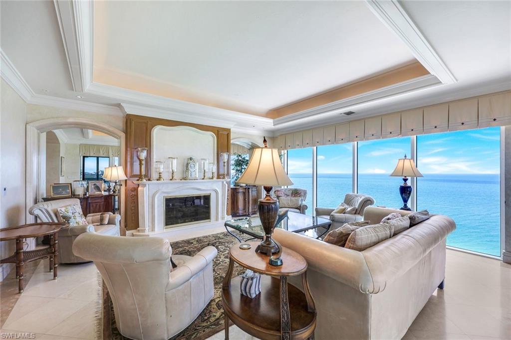 SEAPOINT AT NAPLES CAY - Residential