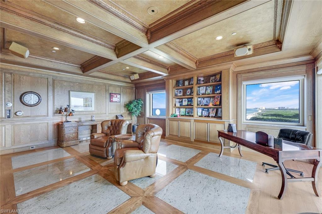 SEAPOINT AT NAPLES CAY - Residential