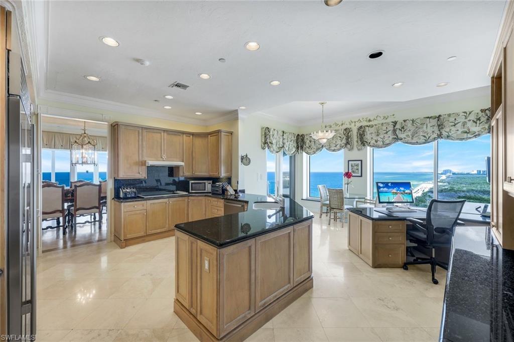 SEAPOINT AT NAPLES CAY - Residential