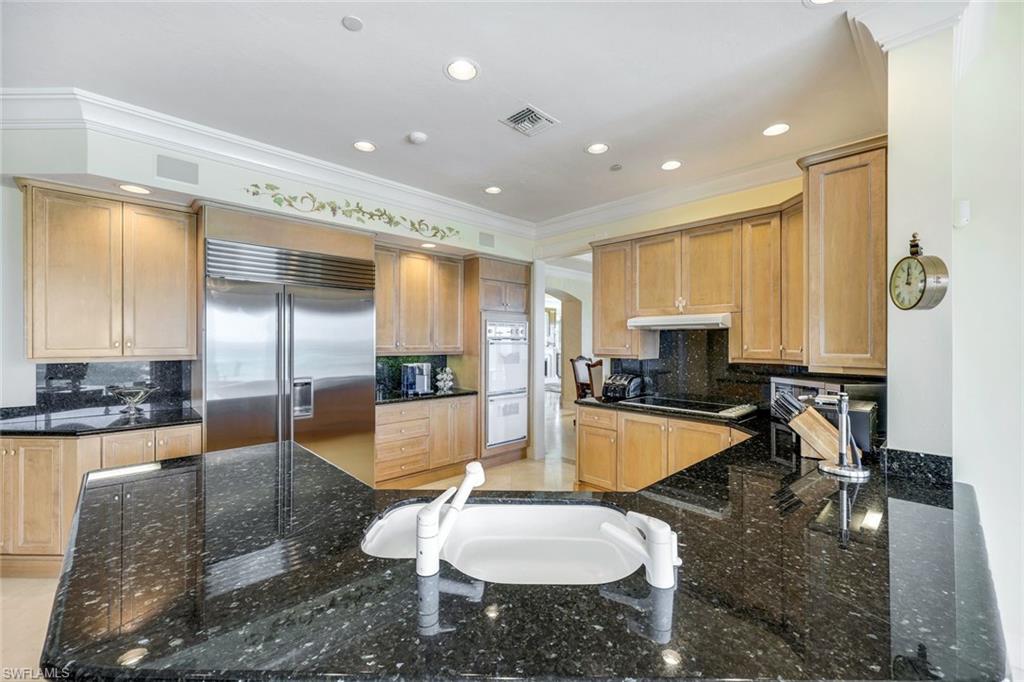 SEAPOINT AT NAPLES CAY - Residential