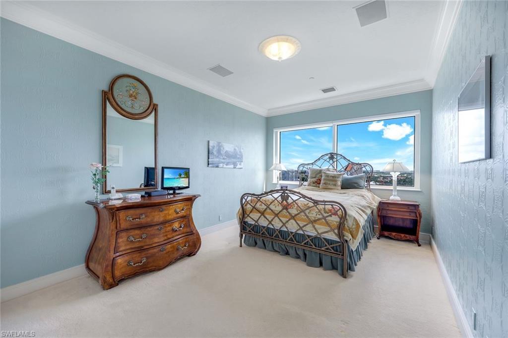 SEAPOINT AT NAPLES CAY - Residential