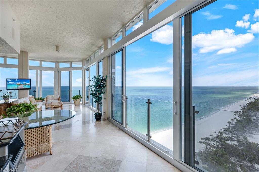 SEAPOINT AT NAPLES CAY - Residential