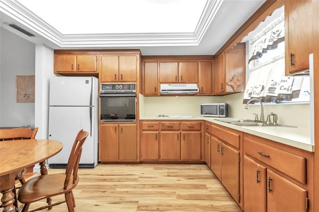 COUNTRY CLUB ESTATES CONDO - Residential