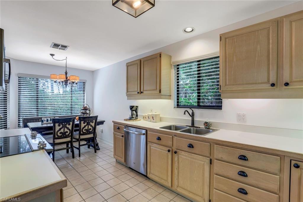 OAKWOOD VILLAS - Residential