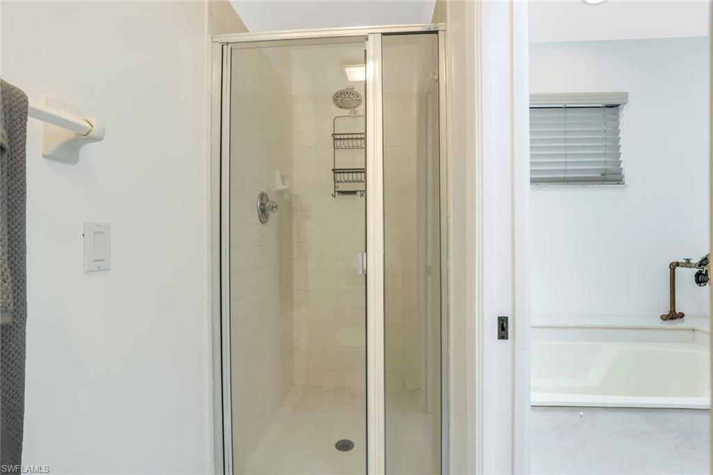 OAKWOOD VILLAS - Residential