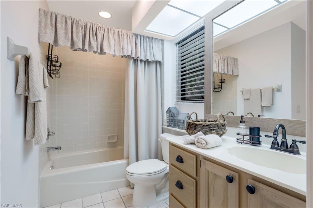 OAKWOOD VILLAS - Residential