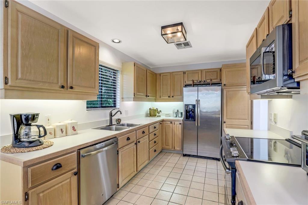 OAKWOOD VILLAS - Residential