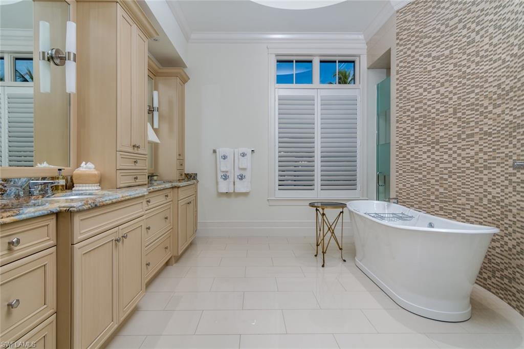 AQUALANE SHORES - Residential