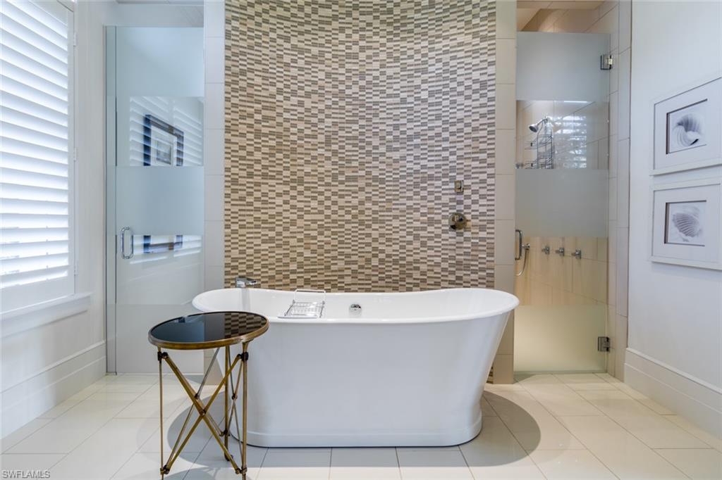 AQUALANE SHORES - Residential