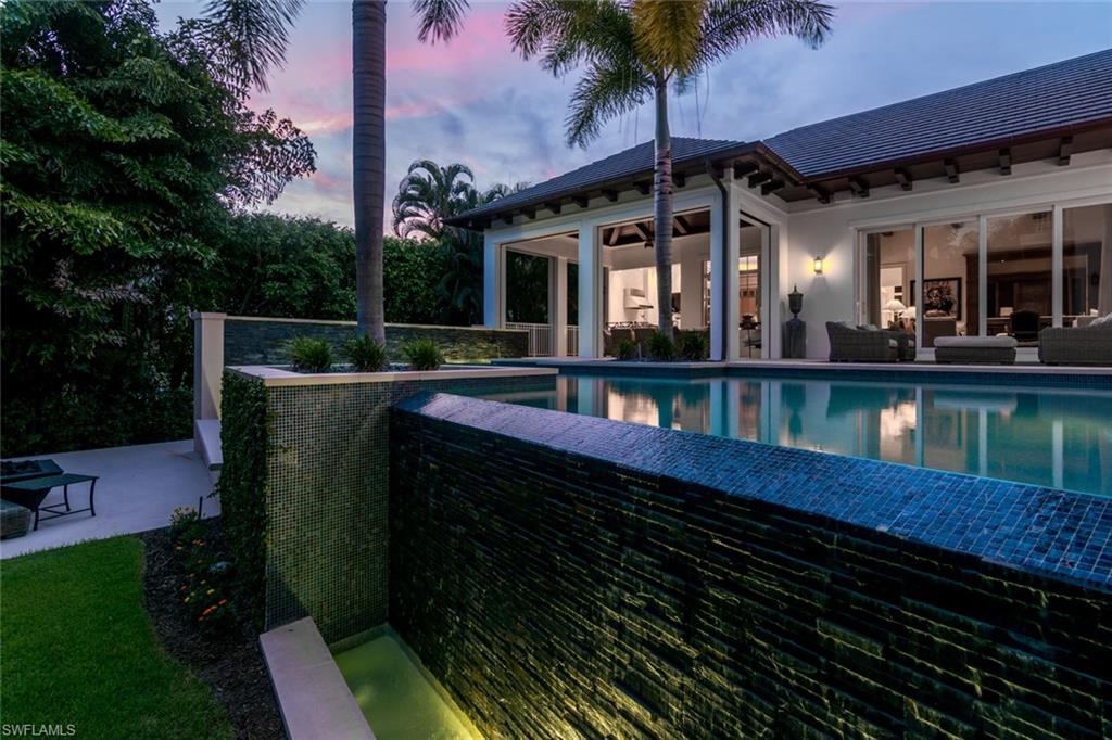 AQUALANE SHORES - Residential