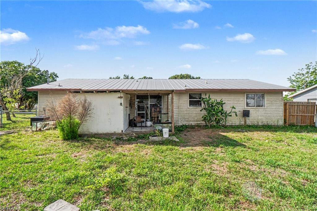 900 BUILDING - Residential