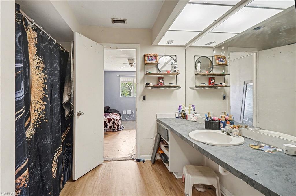 900 BUILDING - Residential