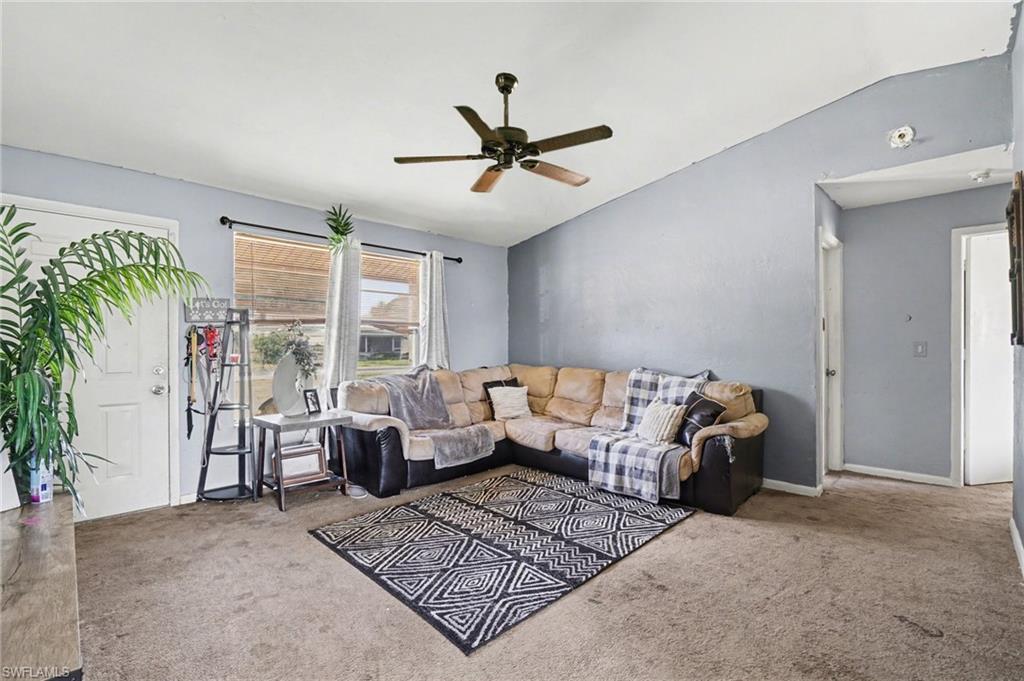 900 BUILDING - Residential