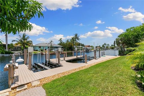 A home in MARCO ISLAND