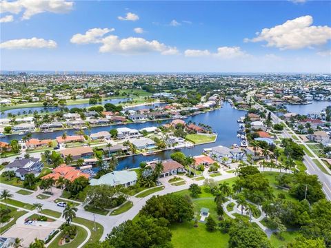 A home in MARCO ISLAND