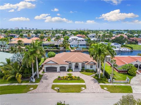 A home in MARCO ISLAND