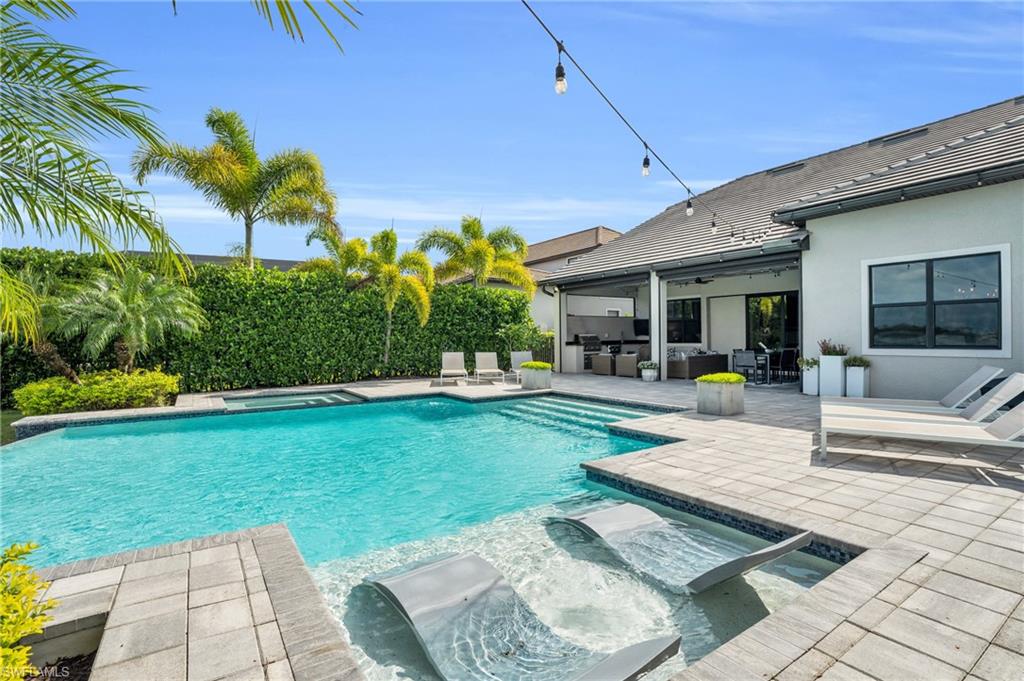 CORKSCREW SHORES - Residential