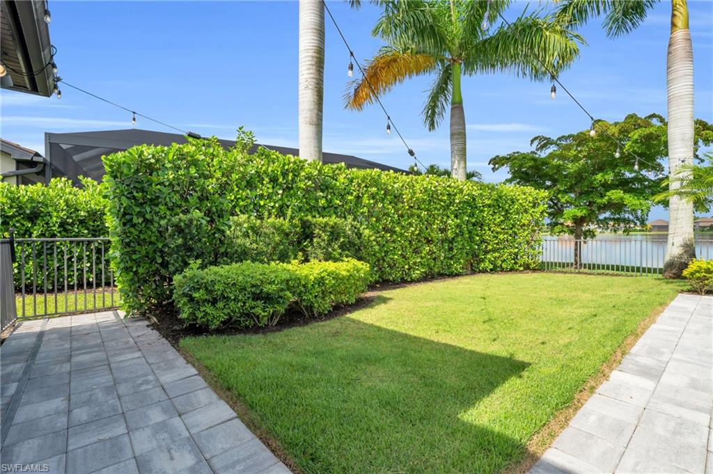 CORKSCREW SHORES - Residential