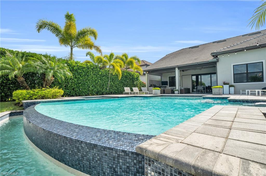 CORKSCREW SHORES - Residential