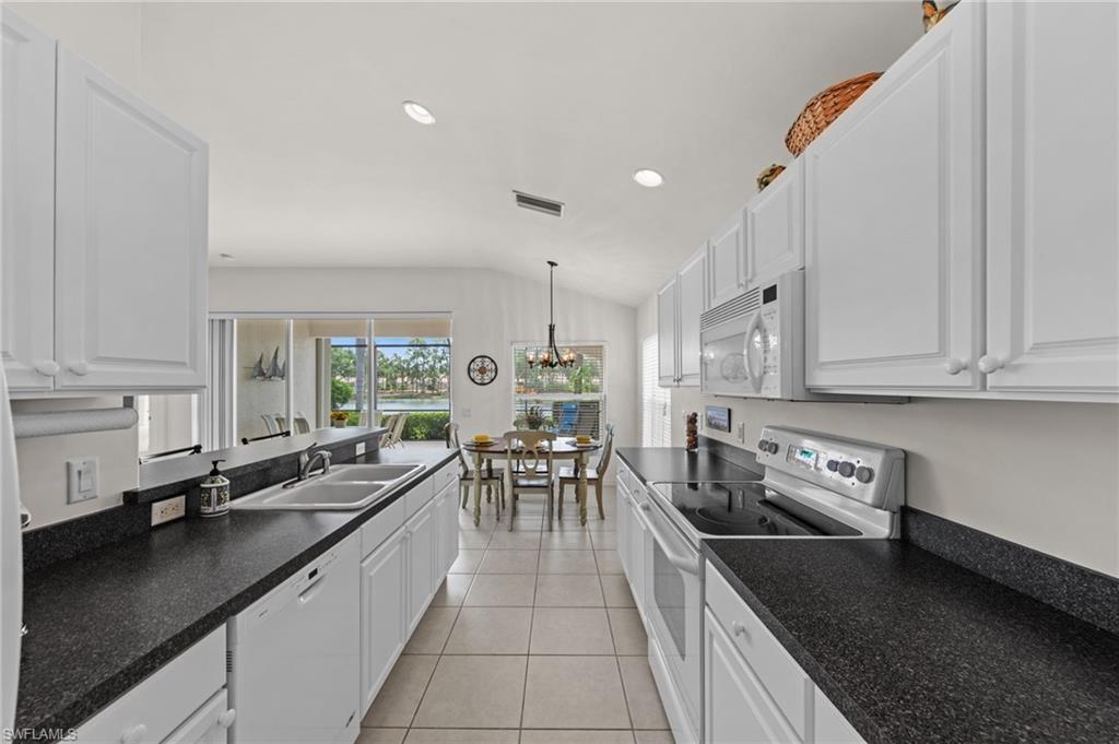 SABAL POINTE - Residential