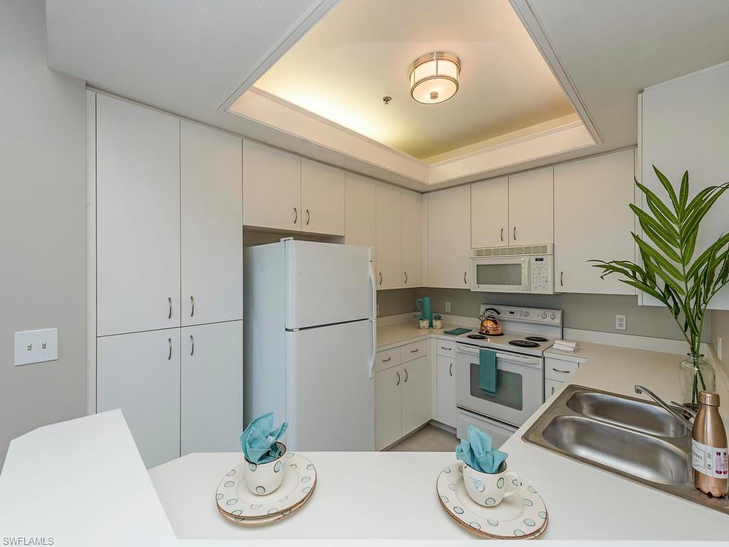 OLDE NAPLES - Residential