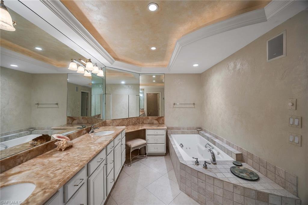 PARK PLAZA - Residential