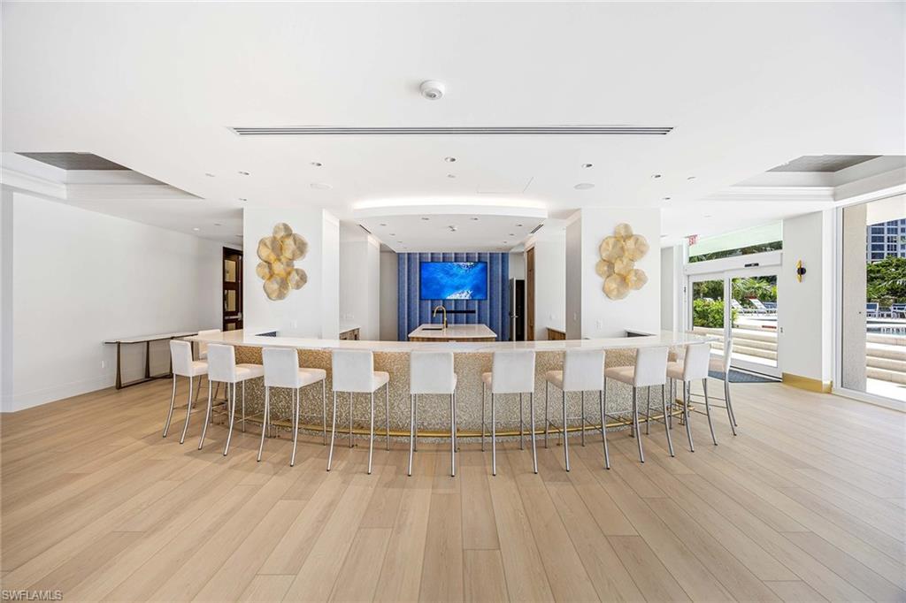 PARK PLAZA - Residential