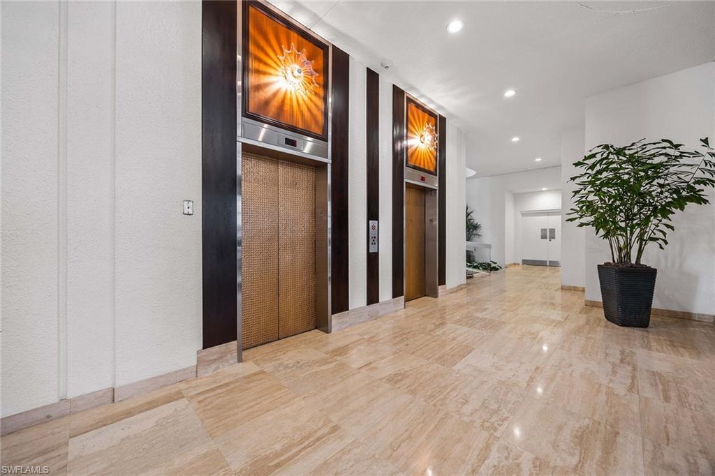 PARK PLAZA - Residential