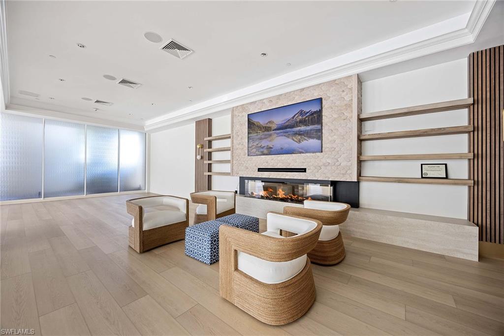 PARK PLAZA - Residential