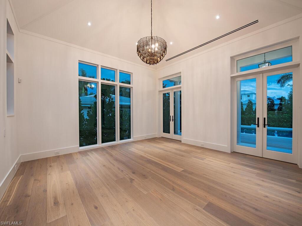 OLDE NAPLES - Residential