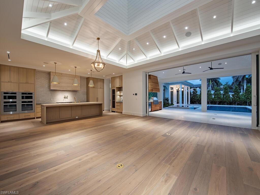 OLDE NAPLES - Residential