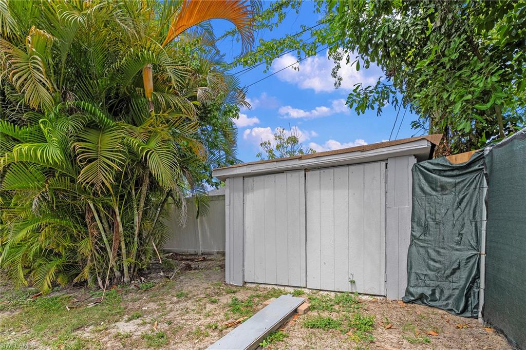 GOLDEN GATE CITY - Residential