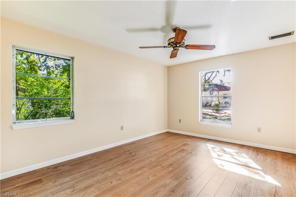 PARADISE SHORES - Residential