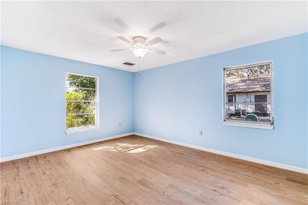 PARADISE SHORES - Residential