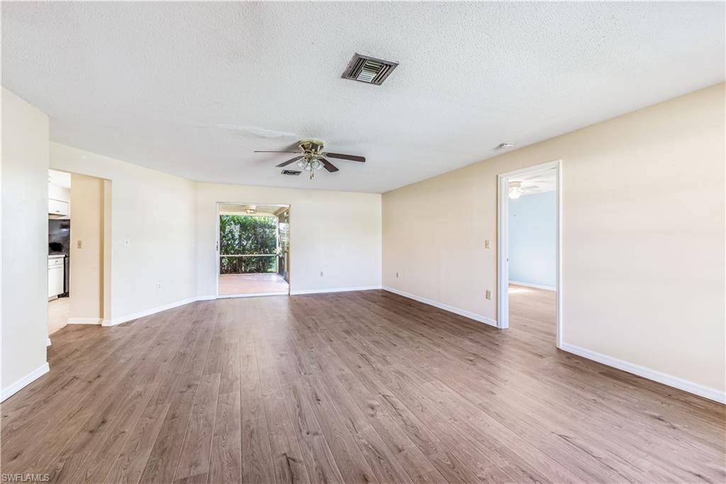 PARADISE SHORES - Residential