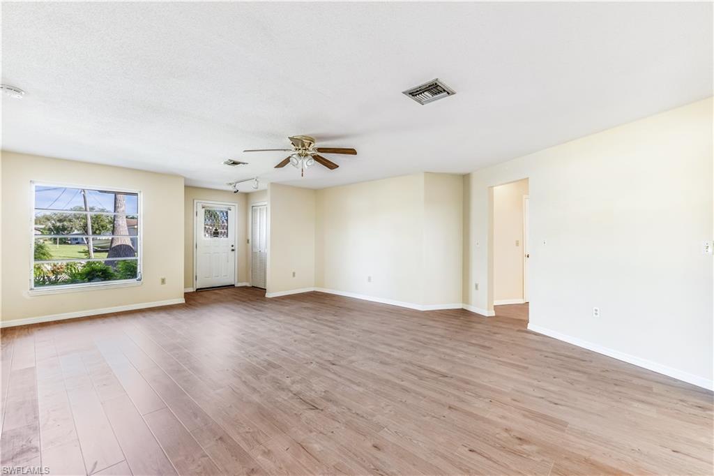 PARADISE SHORES - Residential