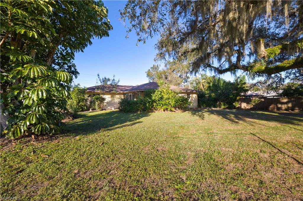 PARADISE SHORES - Residential