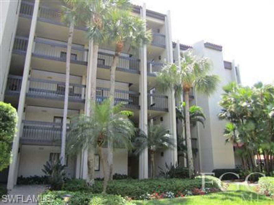 Lovely 2/2 condo that shows beautifully and has a tropical and relaxing lake front view.  Additional sliders on lanai allow you to sit out and enjoy your view when it's hot or cool.  Condo being sold turnkey and ready for you to move right in.
