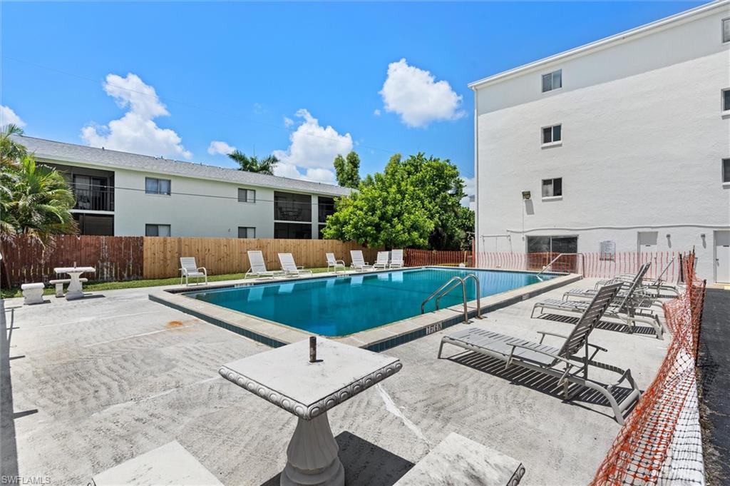 CAPEWAY CONDO - Residential