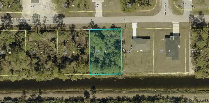 A VACANT LOT IN LEHIGH ACRES IN LEE COUNTY!!!