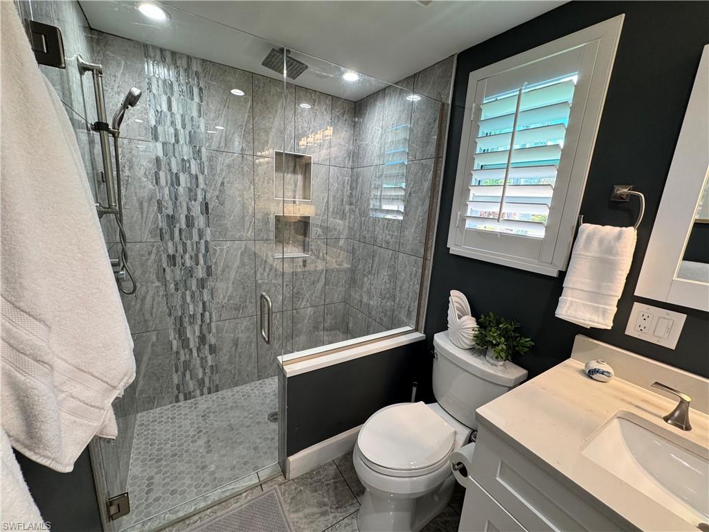 RIVERBEND MOTORCOACH RESORT - Land