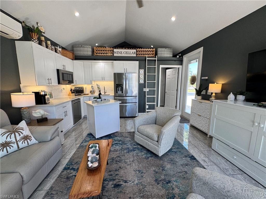 RIVERBEND MOTORCOACH RESORT - Land