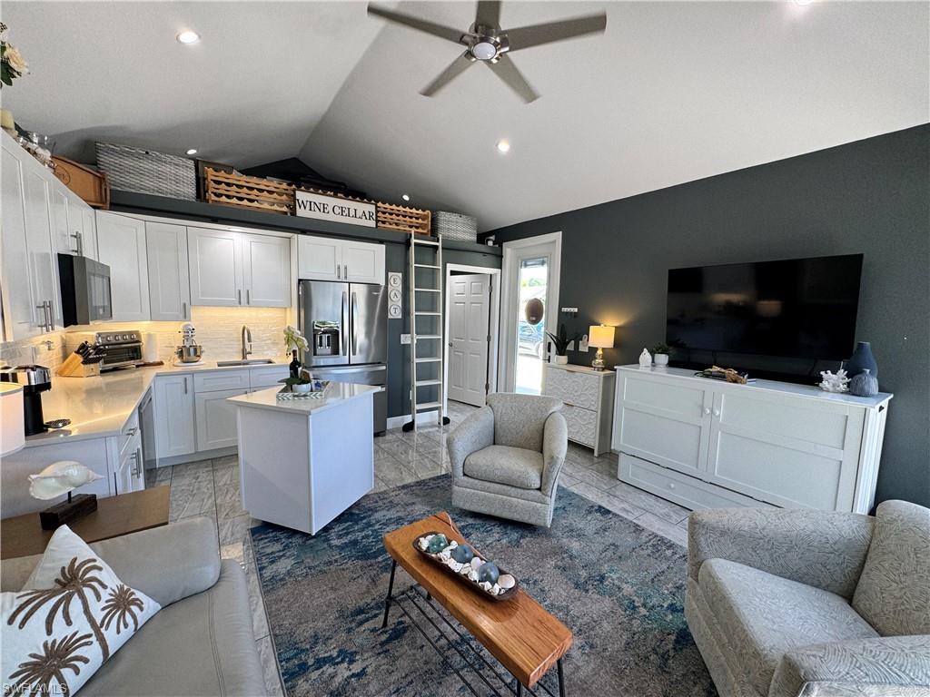 RIVERBEND MOTORCOACH RESORT - Land