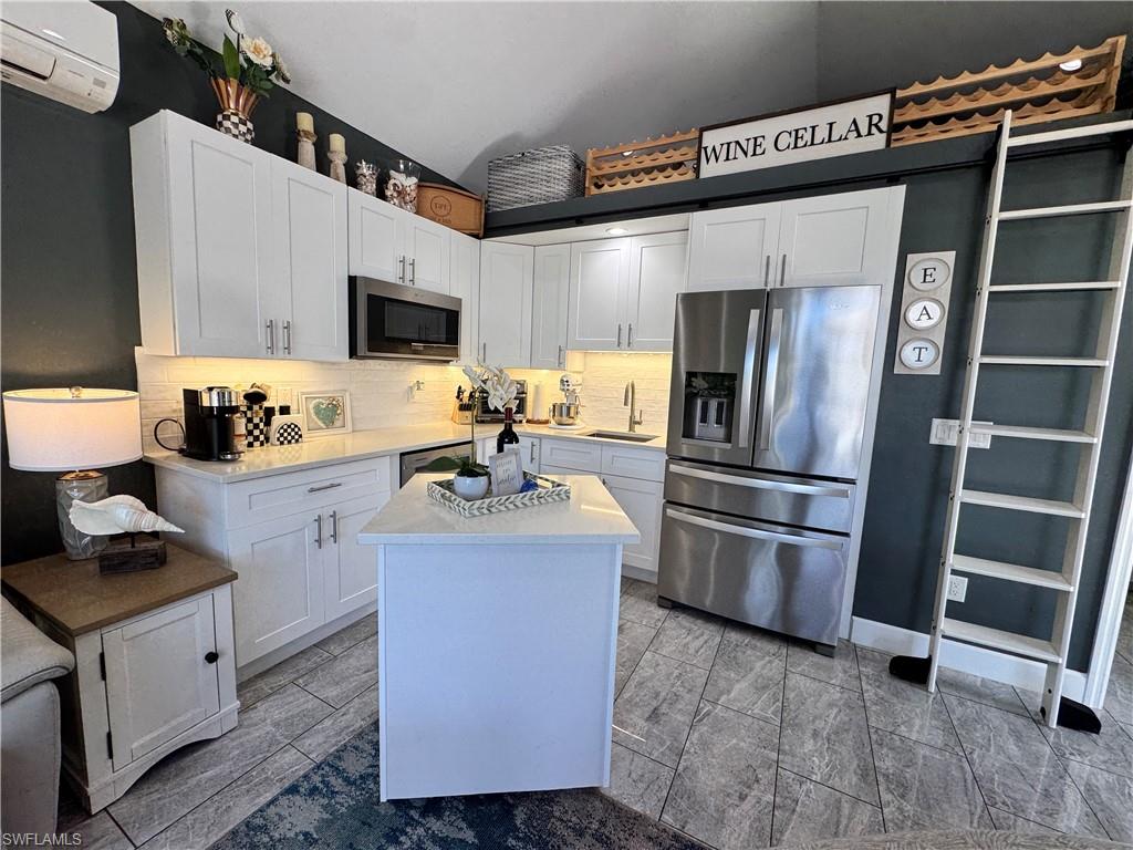 RIVERBEND MOTORCOACH RESORT - Land