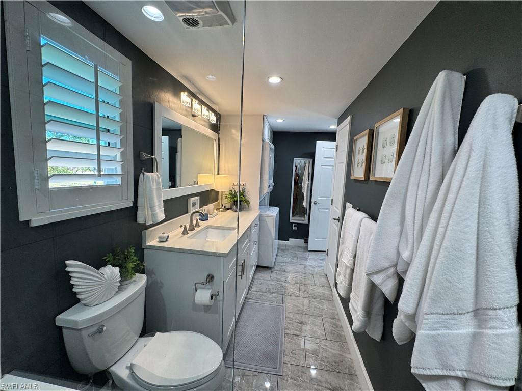 RIVERBEND MOTORCOACH RESORT - Land