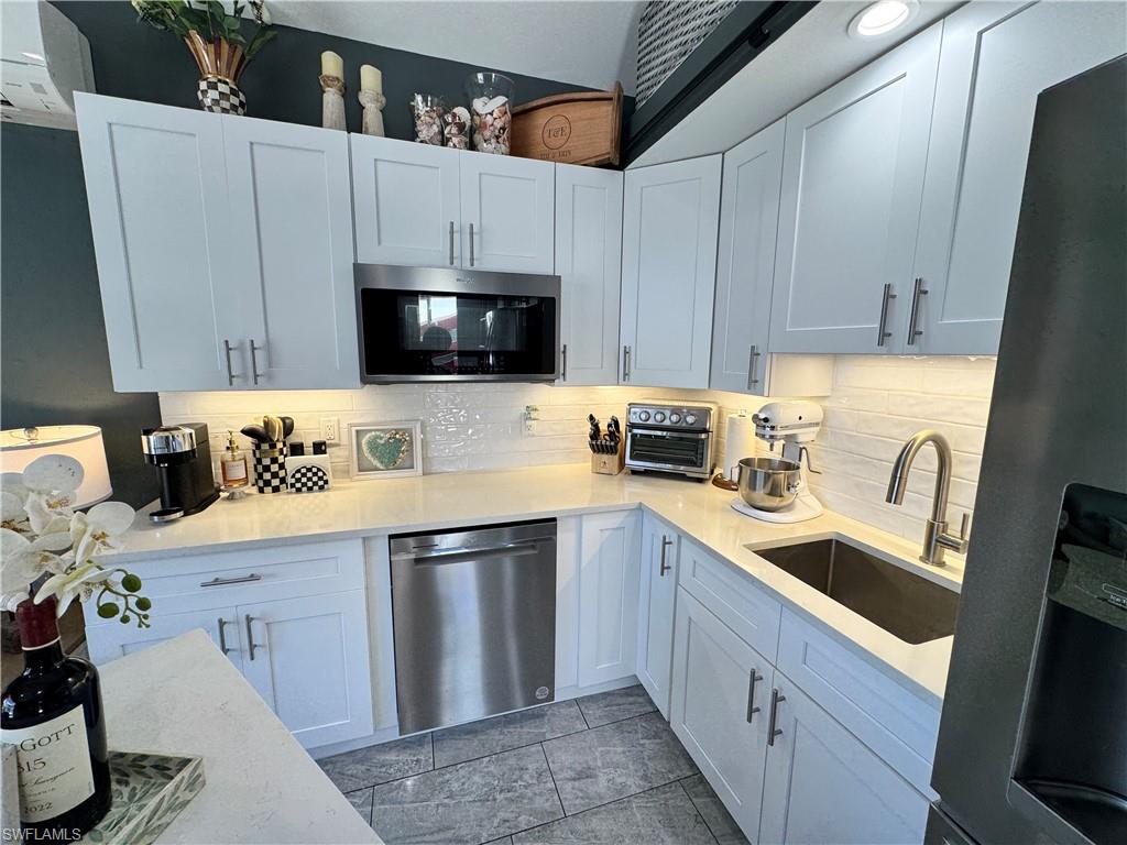 RIVERBEND MOTORCOACH RESORT - Land